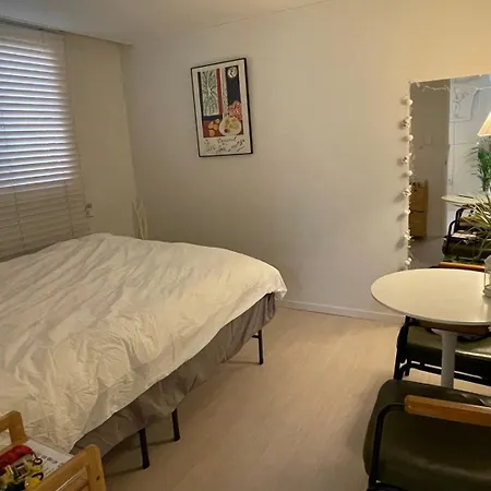 2-Room 4-Person Cozy House 1